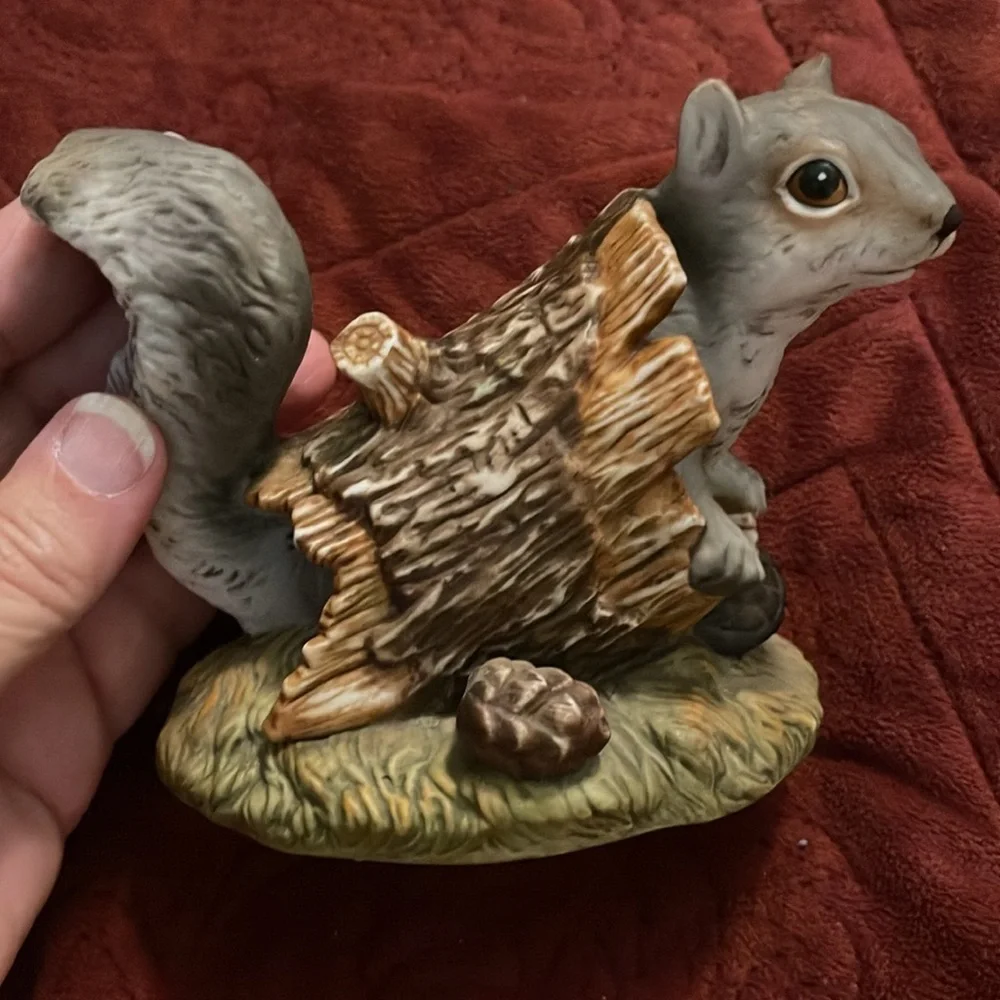 SQUIRREL! VTG Homco Masterpiece Porcelain Squirrel Figurine‎ Signed Mizuno 1986